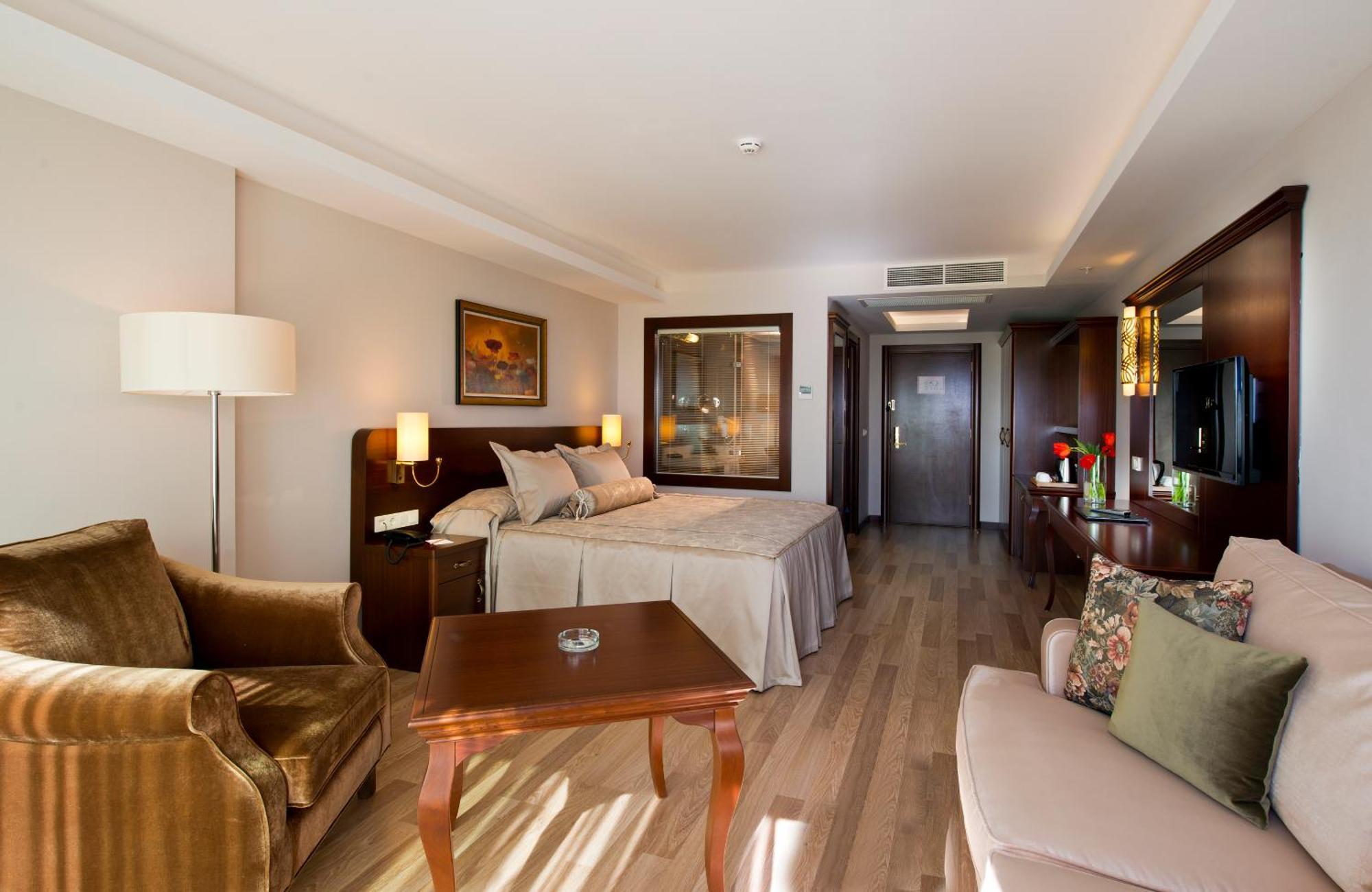 Deluxe Room partial sea view
