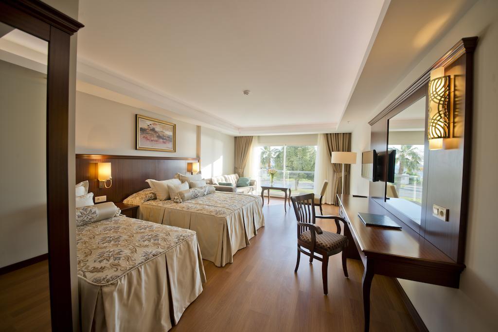 Deluxe Room partial sea view